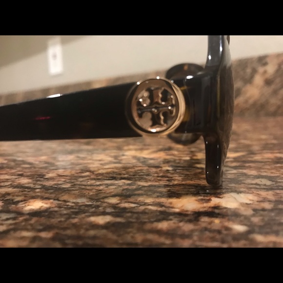 Tory Burch sunglasses - Picture 4 of 9